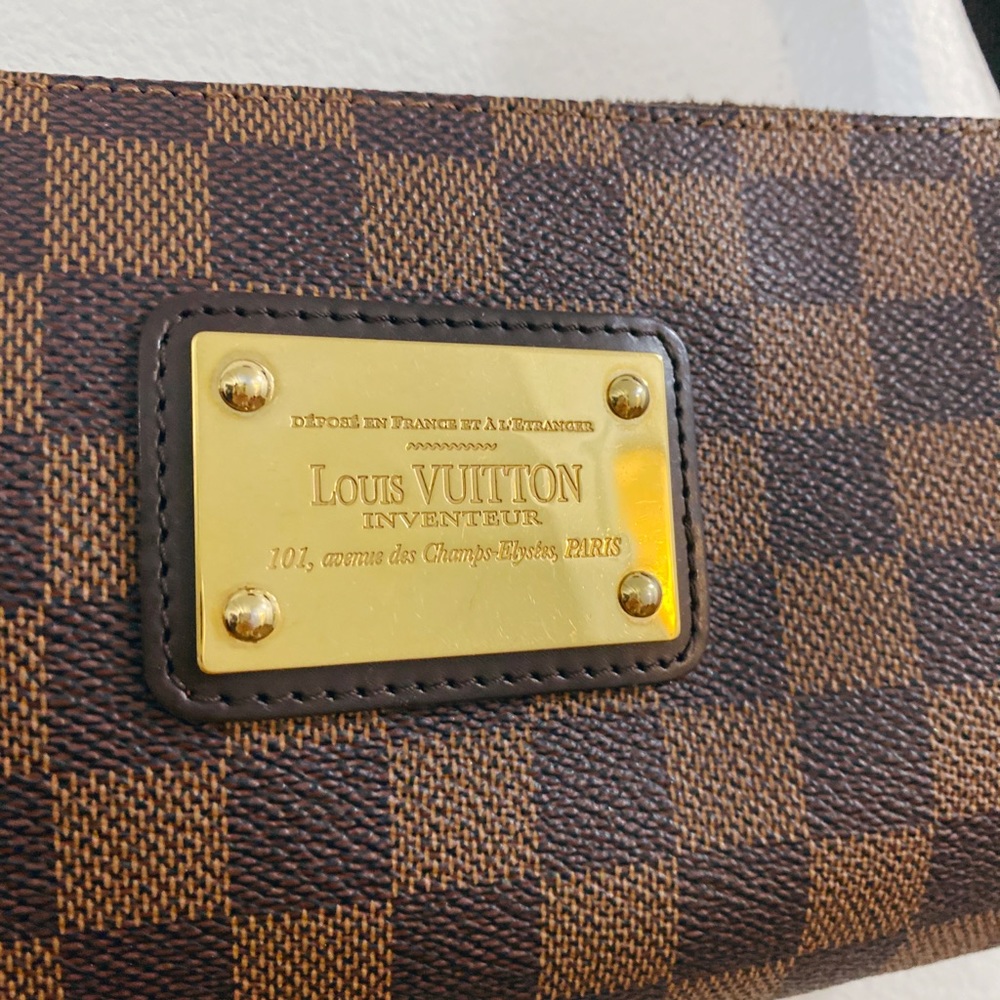 Louis Vuitton Eva Clutch - Picture 13 of 16